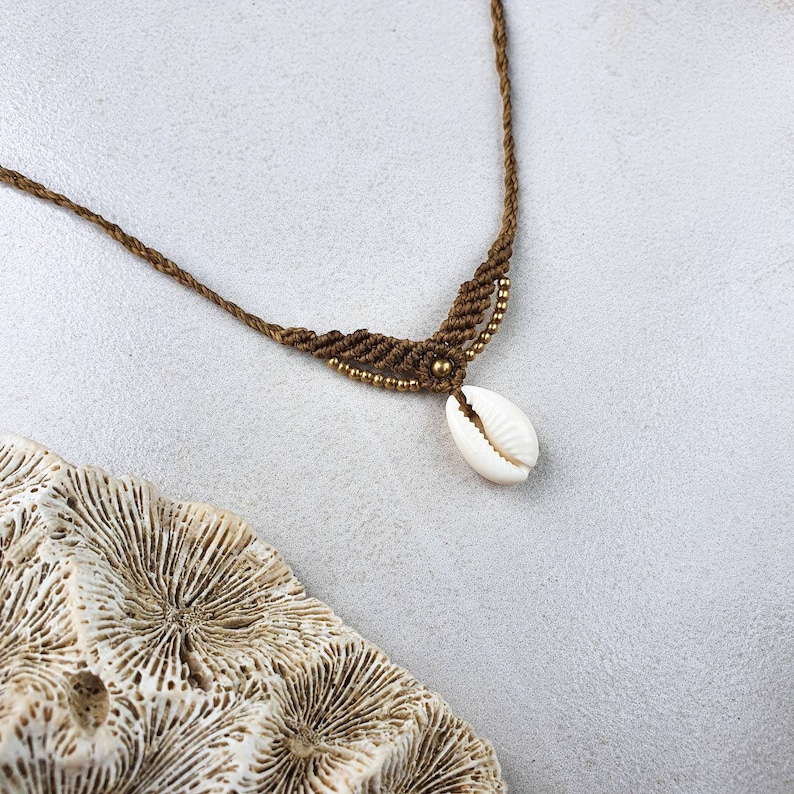 Boho cowrie shell choker adjustable macrame necklace with sea shell and brass beads
