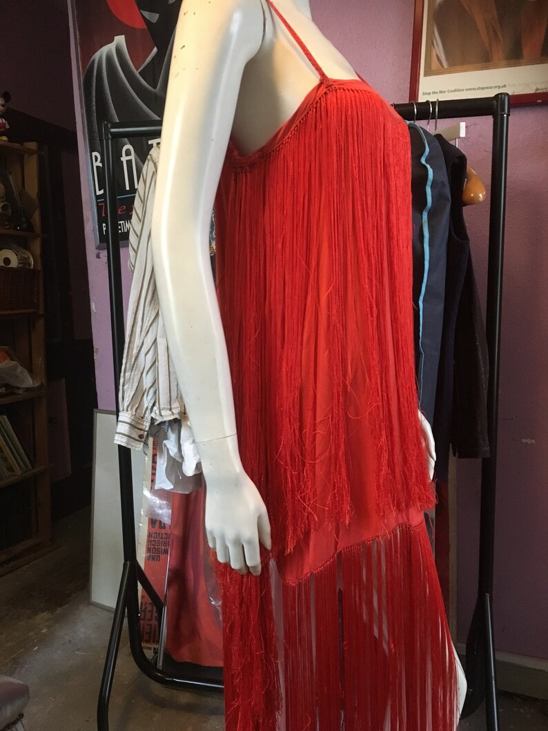 charleston tasseled shawl Red party dance occasion dress made in the 70s from fringe
