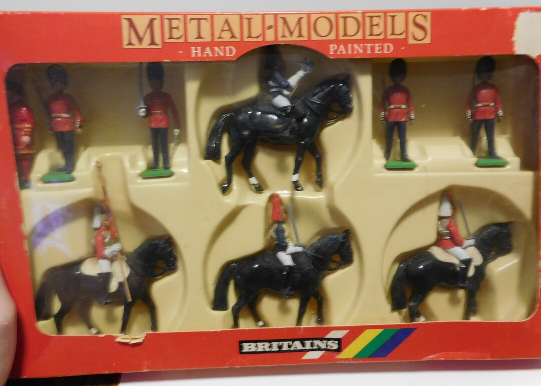 BRITAINS métal boite ref 7239 gordon highlander piper, officer and four