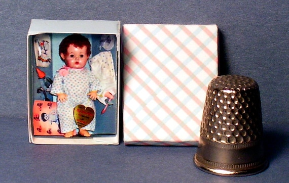 Dollhouse 1:12 Miniature Dy Dee Baby Doll Box 1950s retro dollhouse girl nursery