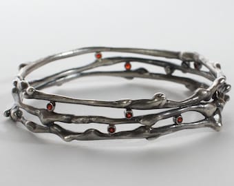 Triple Organic Bangle with Garnet