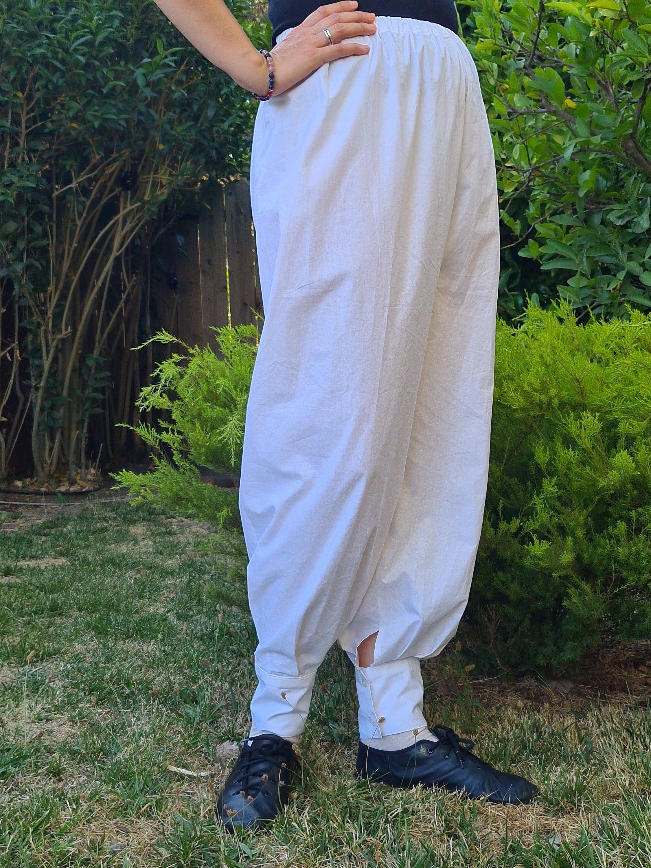Pants for whirling dance