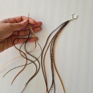 LONGUES boucles d&#39;oreilles plumes multicolores, faites main