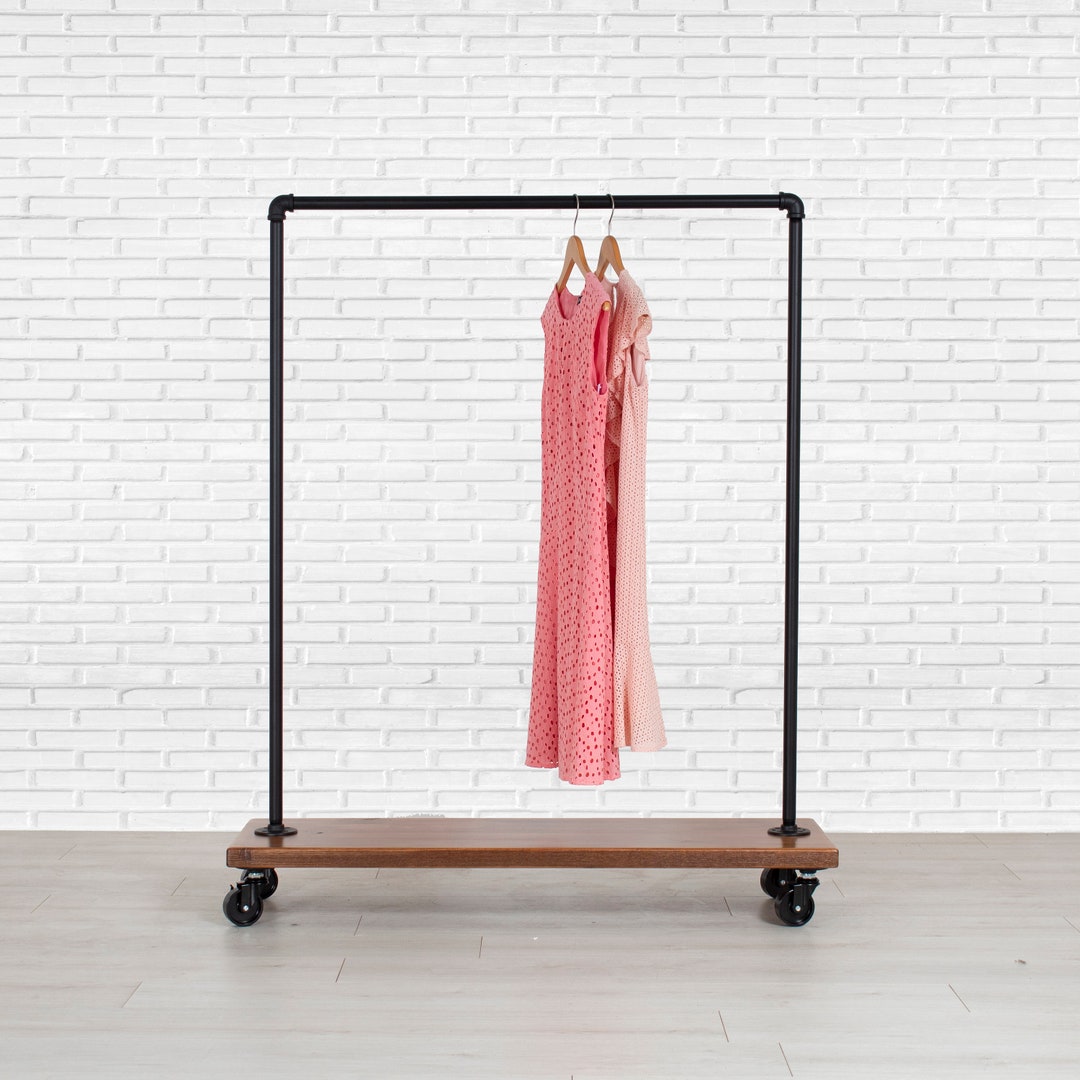 Perchero industrial para ropa con ruedas y estante de madera maciza con ruedas Etsy Espana