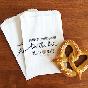 LINED Wedding Pretzel Bags - Soft Pretzel Bags - Thanks for Helping Us Tie the Knot - Pretzel Wedding Favor Bags - We Tied the Knot Bags