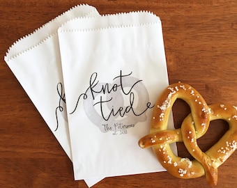 GREASE RESISTANT Pretzel Bags for Wedding - Hot Soft Pretzel Bags - Pretzel Wedding Favors for Guests - Wedding Pretzel Bar Bags