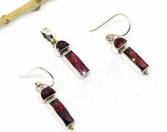 Set orecchini granato, orecchini, ciondolo, collane, rosso, gioielli, regalo per lei, pietra portafortuna di gennaio, sfaccettato
