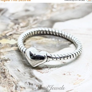 Dainty, love ring, tiny silver heart ring, 925 Sterling silver heart jewelry, Minimalist Heart Ring, Heart Ring Silver, Dainty