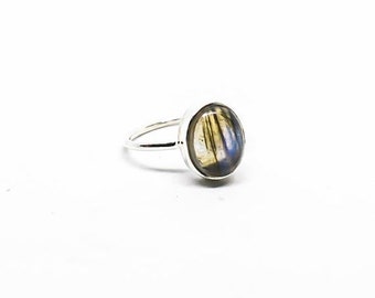 Natural Labradorite - Moonstone- Ring- Sterling Silver- Oval- Solid 925 silver, Dainty Ring- Ring size 5, 6, 7