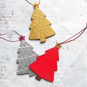 Handpainted ornament, One of a kind decoration, set of 3 decorations, painted xmas tree, decoration, tree shaped ornament, secret santa gift
