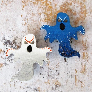 Halloween magnets, handpainted decorative magnets, ghost magnets, scary decor, halloween decor, ghost art, spooky kitchen decor, halloween