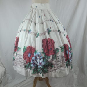 A0425002 - 1950s Floral Border Print Skirt