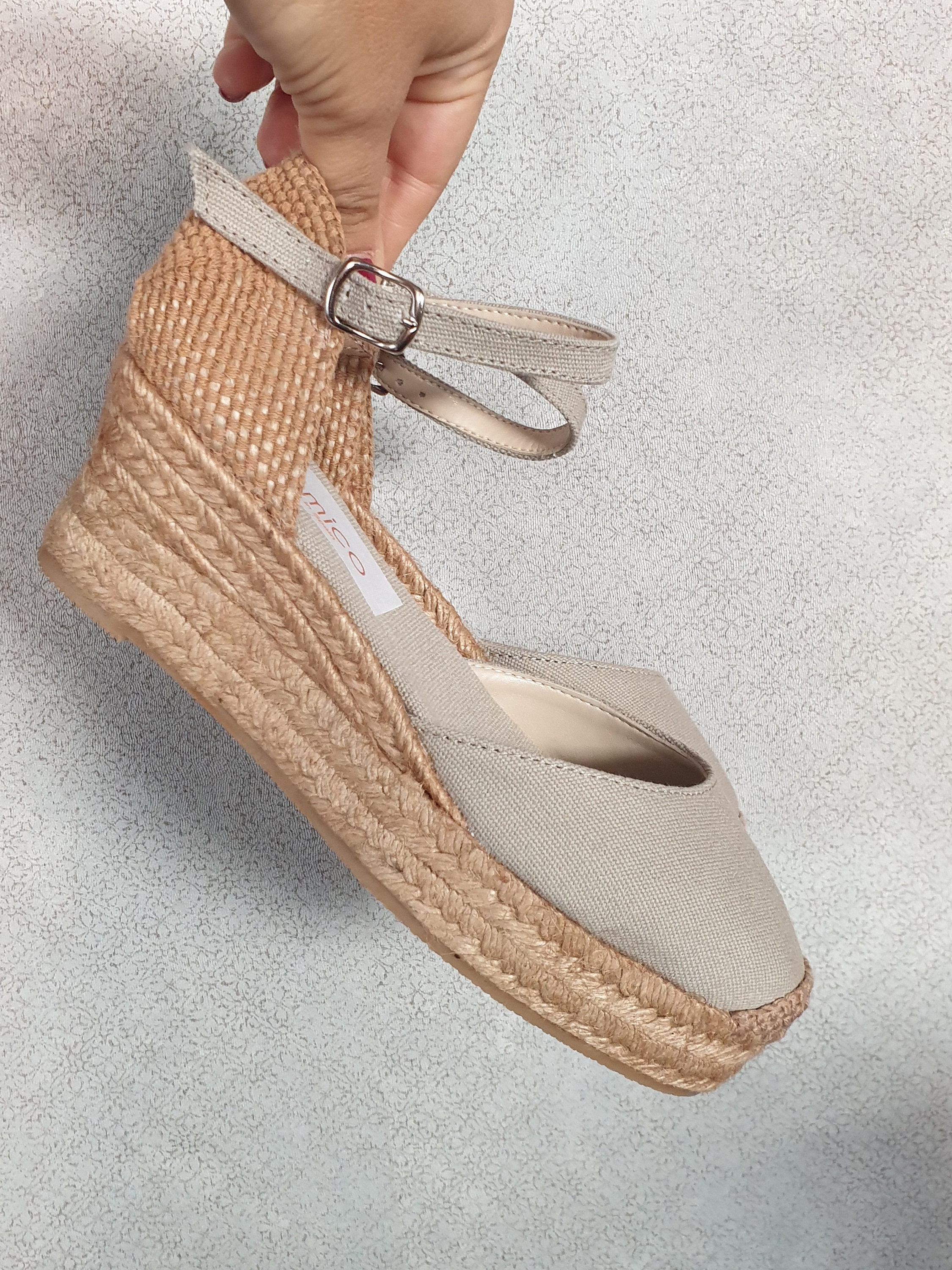 LifeStride Carnival Medium/Wide Block Heel Sandal Black | Black sandals heels, Block heels 