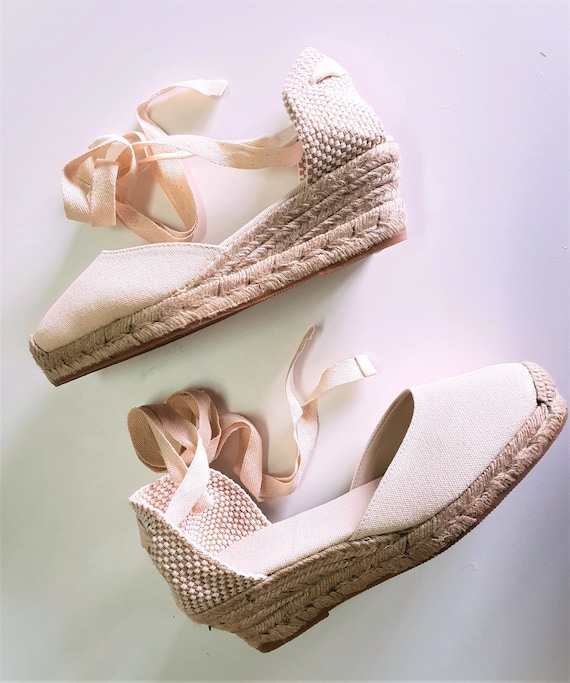 ESPADRILLAS CON ZEPPA Ecru modello lounge, nastri, zeppa 5 cm prodotto in  Spagna calzature ecologiche, vegane, resistenti - Etsy Italia