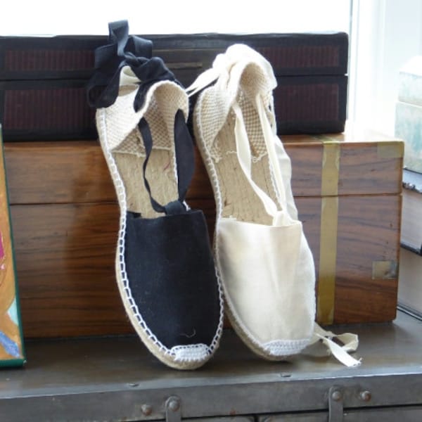 Shoes for girl: lace-up flat - BLACK / IVORY / WHITE- made in spain - www.mumicospain.com