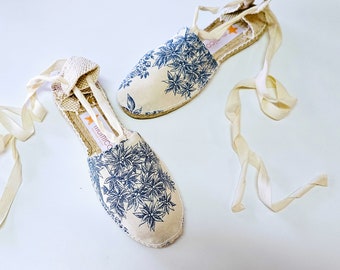 size EU 41 / US 9.5: Lace up Flat espadrilles - lace up - made in spain - toile de jouy