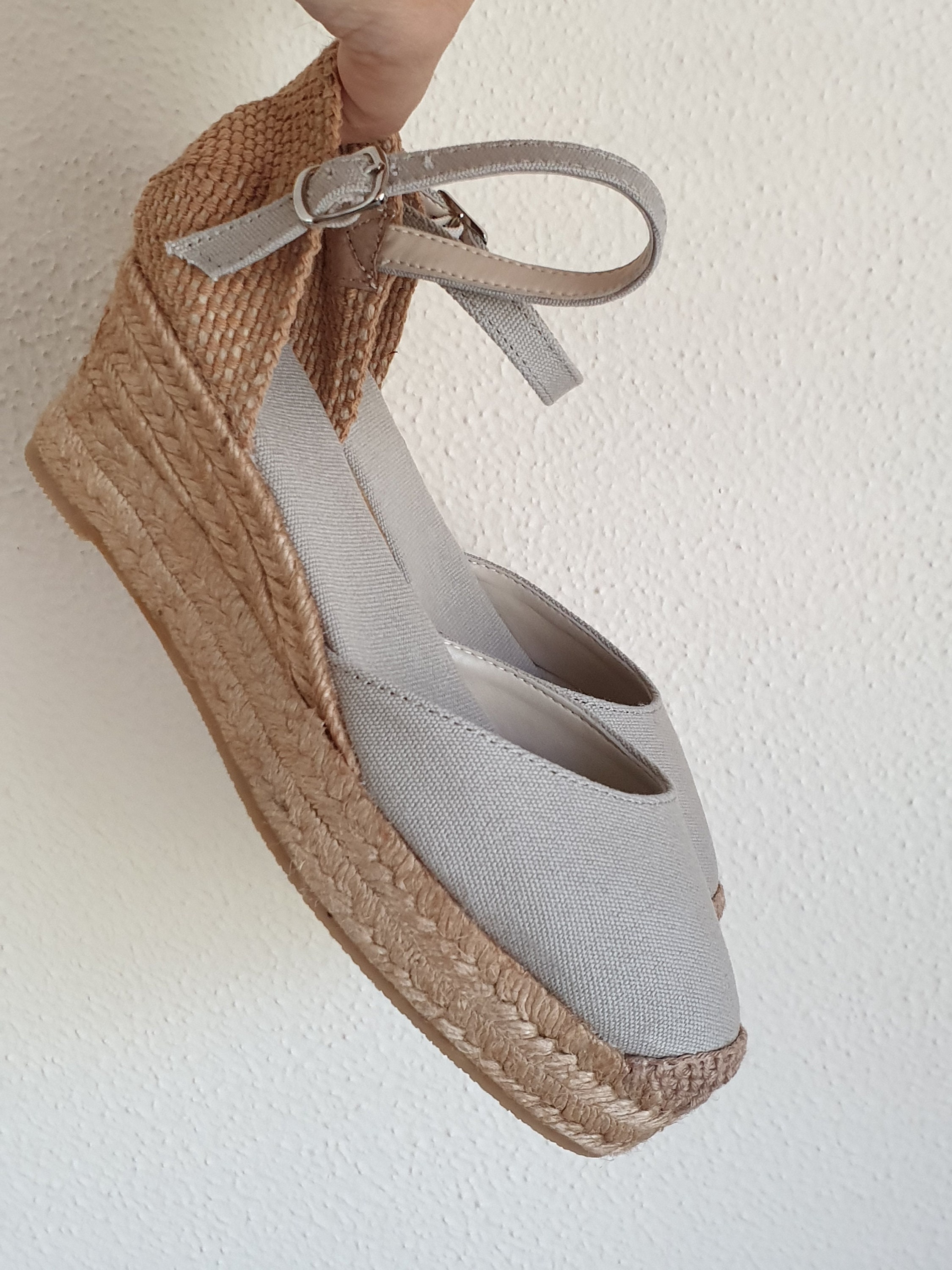 ESPADRILLES WEDGES PLATFORM - Ankle strap espadrille low wedges with ...