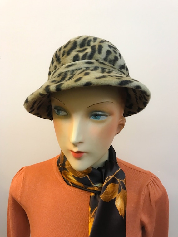 1960s Plush Felt Leopard Cloche Ladies Hat