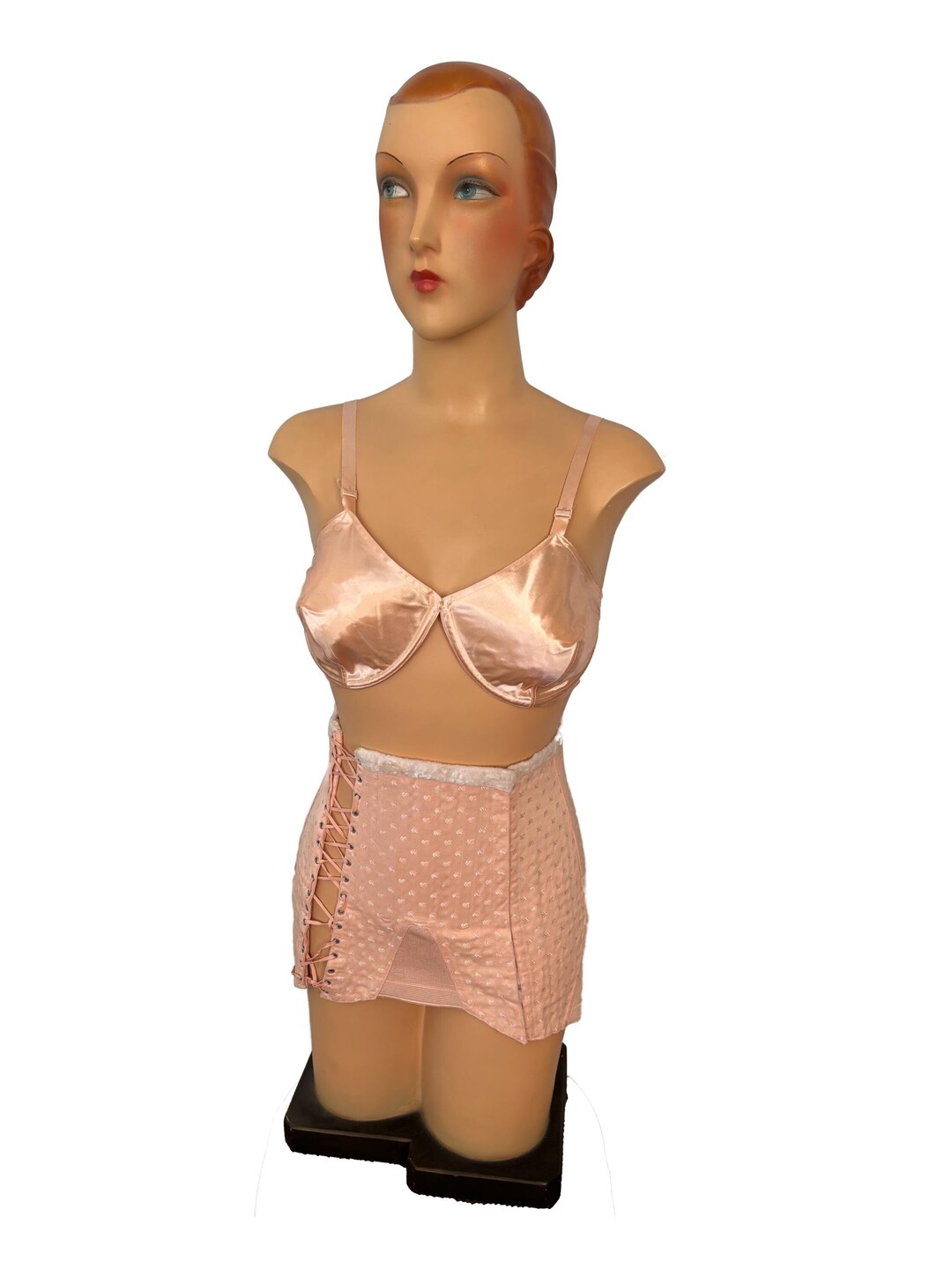 95 | 1950s Deadstock Satin Bullet Bra main image 0