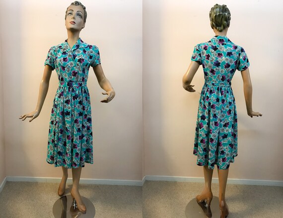 Vintage 1940's Handmade Crepe Rayon Day Dress / Sm