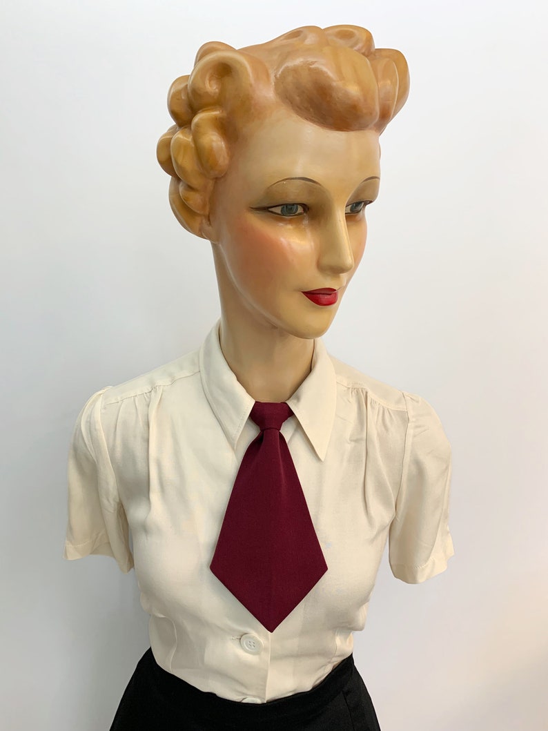 Krawatte im Stil der 1930er/1940er Jahre für Damen Burgundy