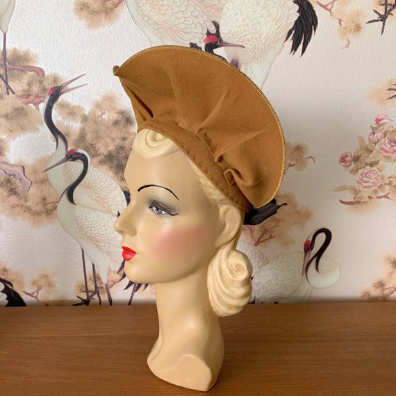 1940s New York Creation Heart Halo Hat - image 7