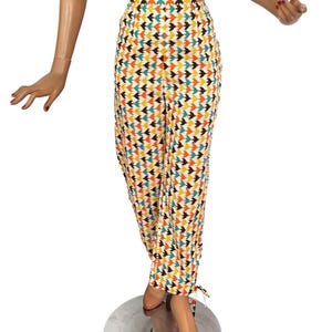S | 1950s Style Harlequin Capri Pants with Bird Print