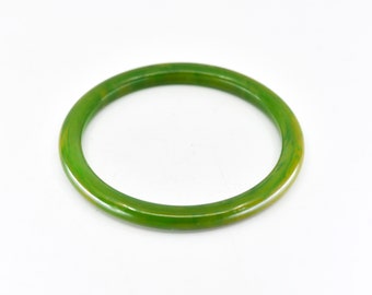 bakelite bangle apple green yellow swirl marbled French vintage spacer slim bracelet tested midcentury early plastic collectible jewellery