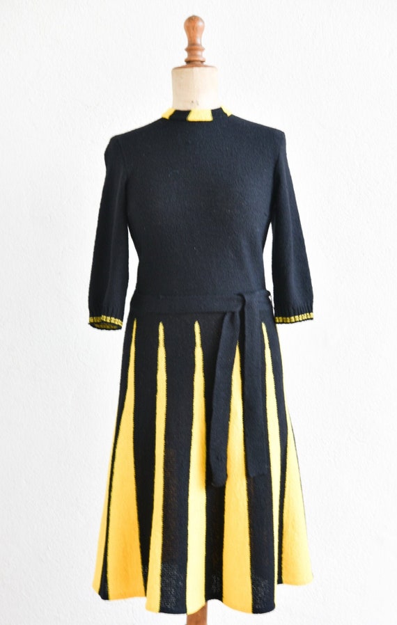 60s swing dress French vintage black yellow fit f… - image 1