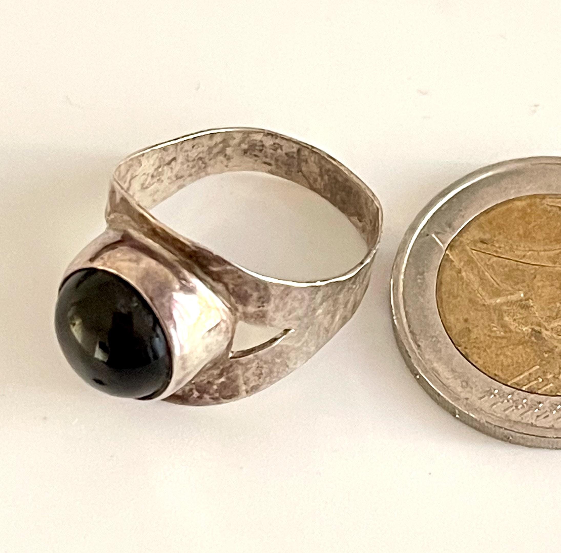 Signet Ring 70s French Vintage Hammered Silver 925 Hallmark Signet Ring 70s French Vintage Hammered Silver 925 Hallmark