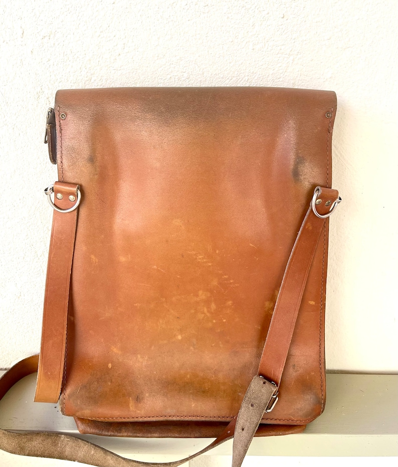 brown leather messenger bag case satchel sac bandoulière cuir distressed shoulder crossbody bag document case French vintage A4 vertical