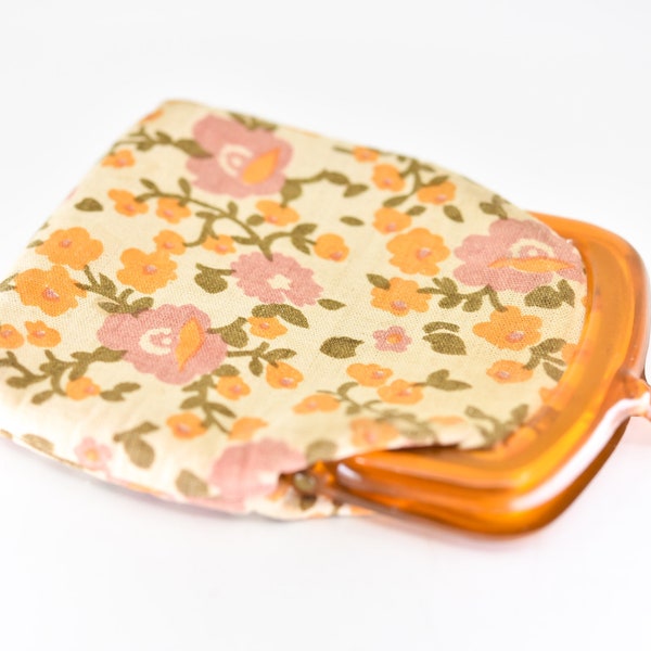 sac à main français vintage floral grande porte monnaie orange lucite fermoir fleuri rose orange accessoire pochette en tissu organisation pour le sac à main