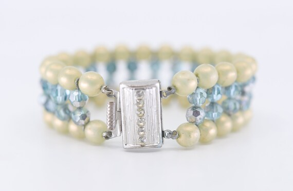 Two Strand No Clasp Blue /& Gold Glass Beads with Gold Leaf Charm Memory Wire Bracelet