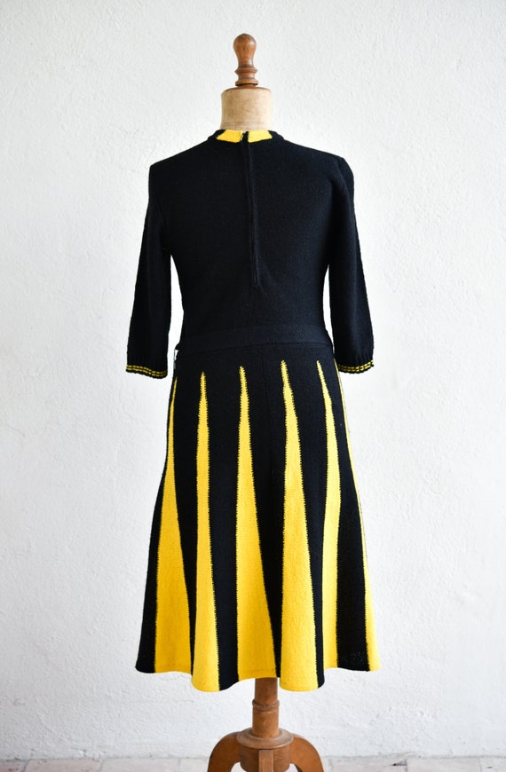 60s swing dress French vintage black yellow fit f… - image 4