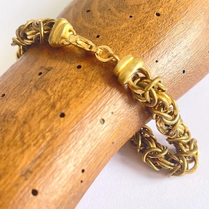 bracelet chainmail French vintage maile gold tone midcentury modern MCM jewellery made in France 1960s adult size 37g