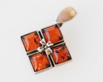 amber pendant silver small diamond shaped genuine antique hallmark maker mark vintage genuine amber jewellery