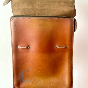 brown leather messenger bag case satchel sac bandoulière cuir distressed shoulder crossbody bag document case French vintage A4 vertical