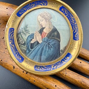 Madonna portrait in prayer vintage miniature faith prayer wall art Florence Lippi round miniature gilded wood framed icone made in Italy 50s