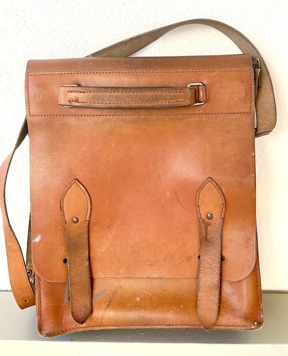 brown leather messenger bag case satchel sac bandoulière cuir distressed shoulder crossbody bag document case French vintage A4 vertical