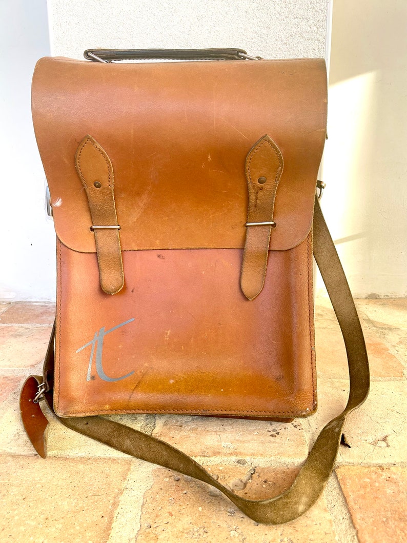 brown leather messenger bag case satchel sac bandoulière cuir distressed shoulder crossbody bag document case French vintage A4 vertical