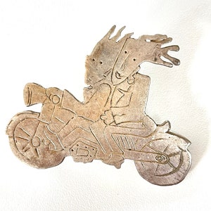 pewter art brooch pin figures on motorcycle French vintage biker couple signed Ferraggioli etain vintage collectible jewellery rare gift 80s