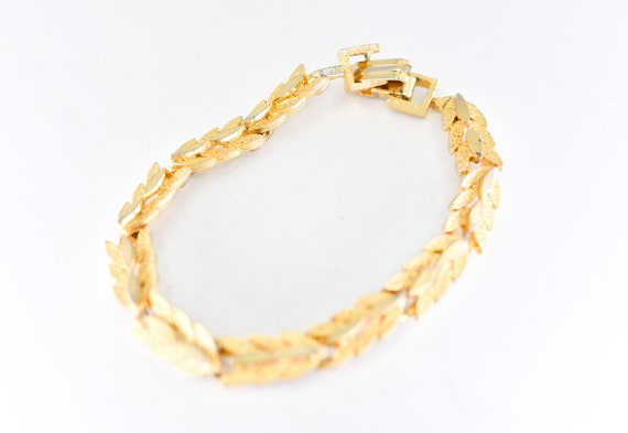 leaf bracelet French vintage link chain gold tone… - image 1