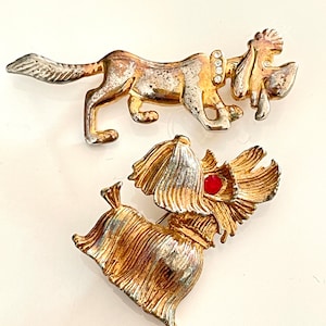 brooches droopy and pooch scottie dog French vintage dress pins animal jewellery midcentury modern gold tone metal with patina lot of two