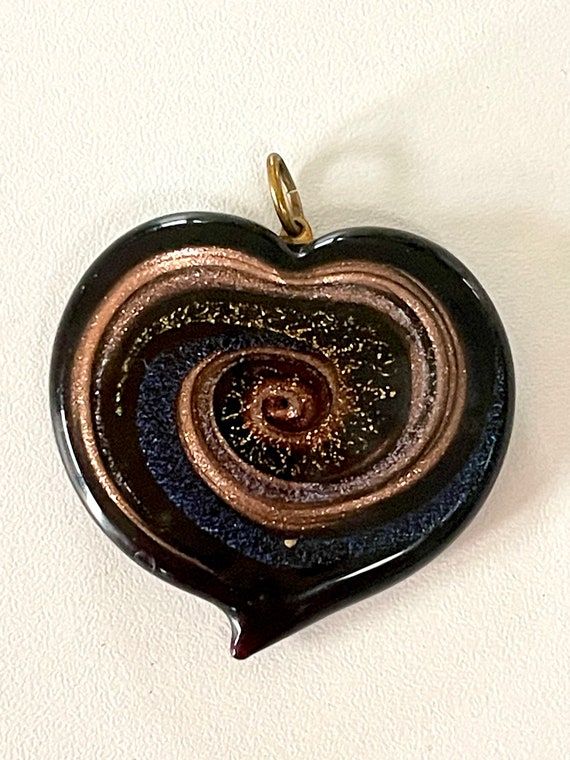 black heart pendant glitter swirl finish Murano It