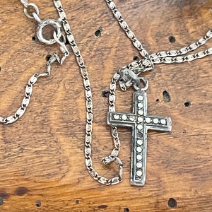 vecchio argento francese vintage piccolo ciondolo croce di LOURDES strass argento specialità catena marchio produttore collana di fede religiosa gioielli antichi 3g immagine 7