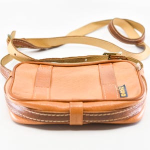 Vintage Leder Handtasche Umhängetasche MAGO braun beige zweifarbige Schultertasche mit Reißverschluss Zippverschluss kleine Tasche Festival Accessoire unisex