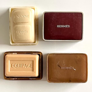 Dos mini pastillas de jabón de viaje HERMES Paris perfume parfum Amazone y Equipage en caja nueva stock antiguo coleccionable cajas originales raras NOS 24g raras