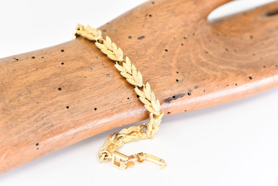 leaf bracelet French vintage link chain gold tone… - image 2