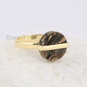 Svart kopparsnäcksring - 12 mm rund - Förgylld ring - Ädelstensring - Ren - Elegant smycke - Gåva till damer - Smycken till mamma