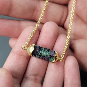 Rubin Zoisit Halsband, Halsband med hänge i naturlig ädelsten, Hexagonhalsband, Halsband med 925 sterlingsilver och 18k guldplätering, Jubileumspresent